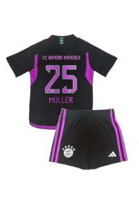 Fotbalové Dres Bayern Munich Thomas Muller #25 Dětské Venkovní Oblečení 2023-24 Krátký Rukáv (+ trenýrky)